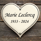 Enamel heart-shaped text sign