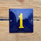 Enamel house number model Huizen