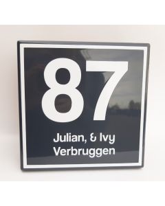 Modern house number with familyname model Bloomingdale