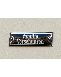 Name sign curved with border + frame