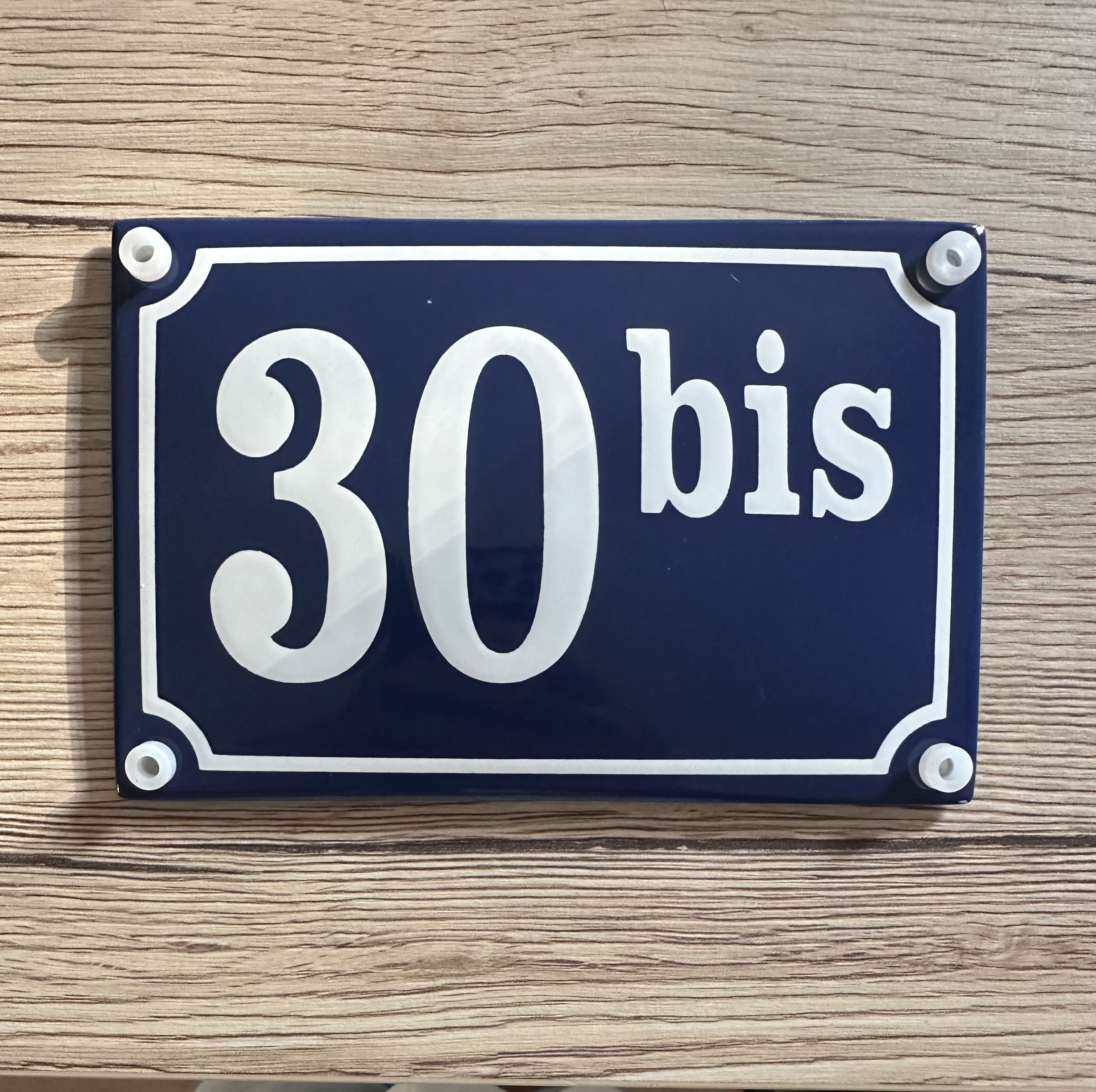 House number curved with frame