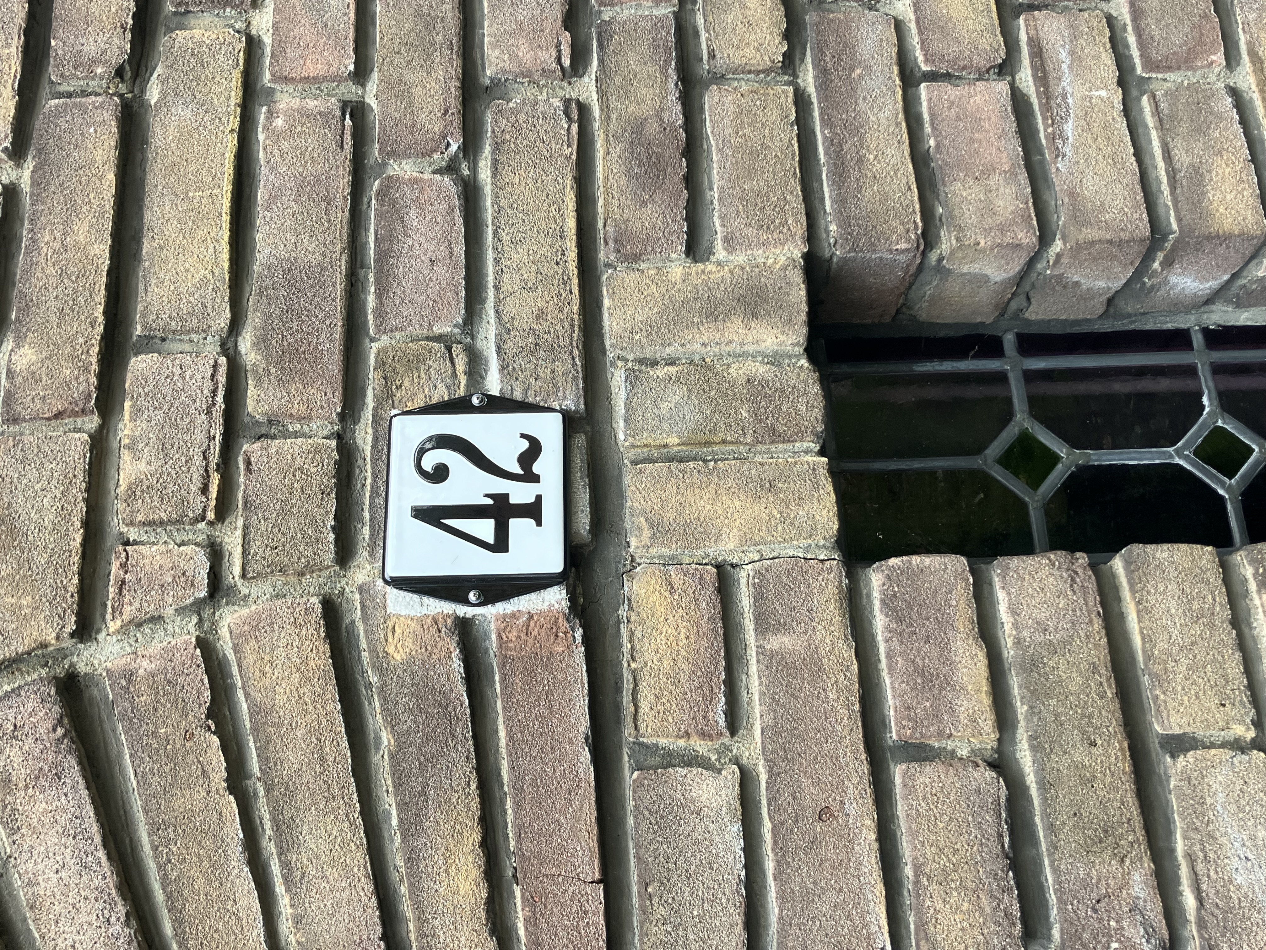 Housenumber model EAR White/Black