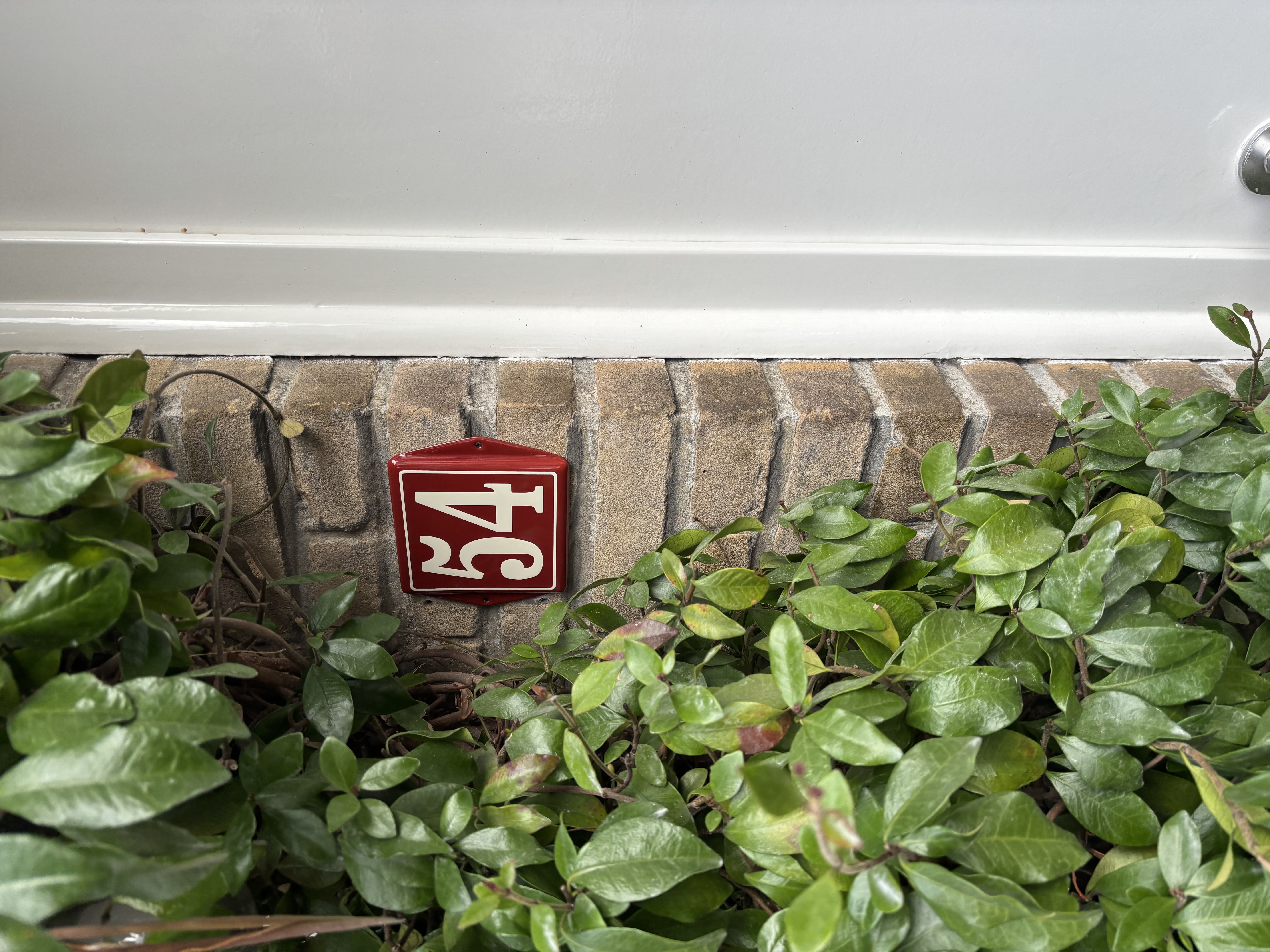 House number model ear basic model with frame