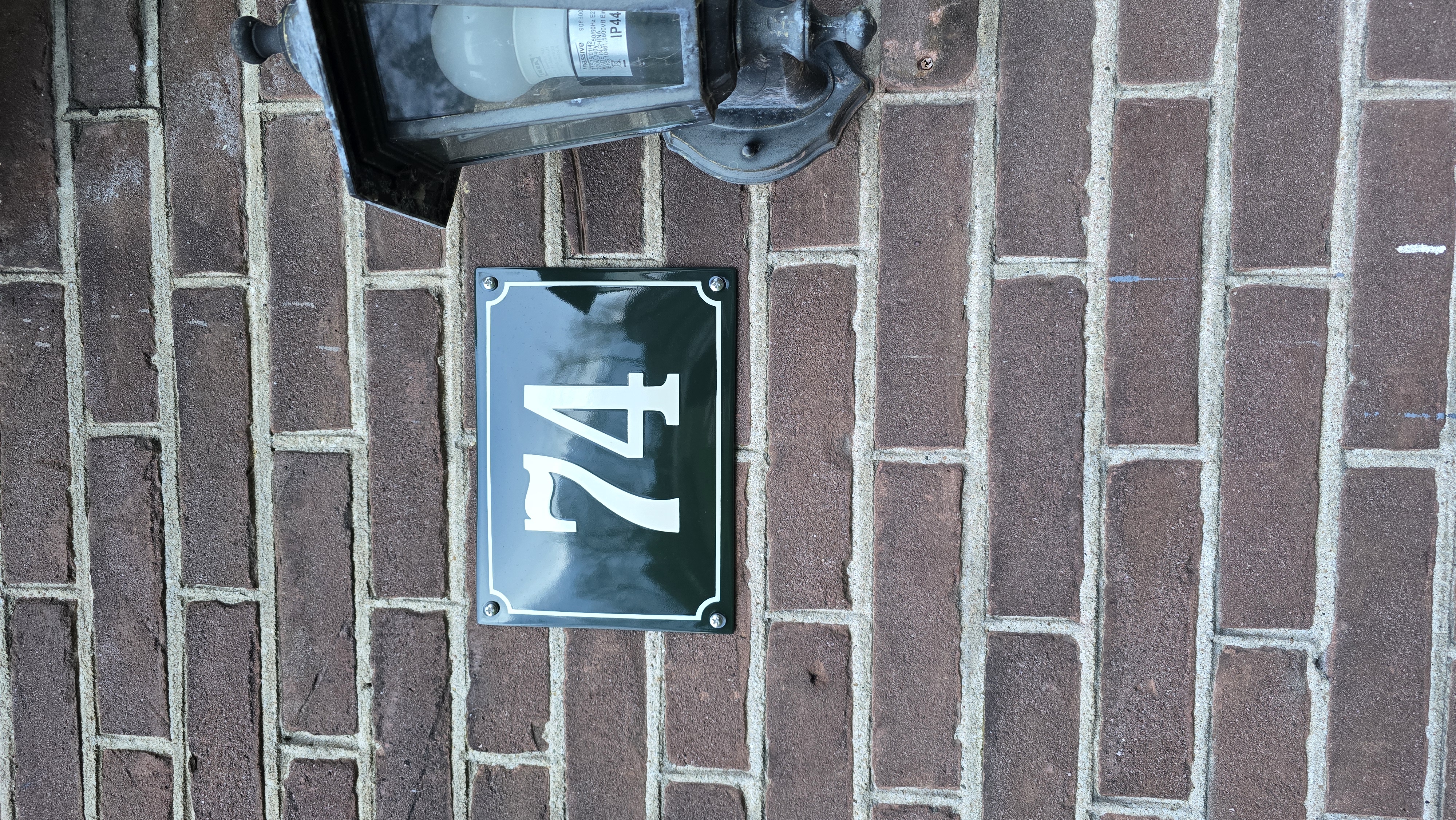 House number curved with frame