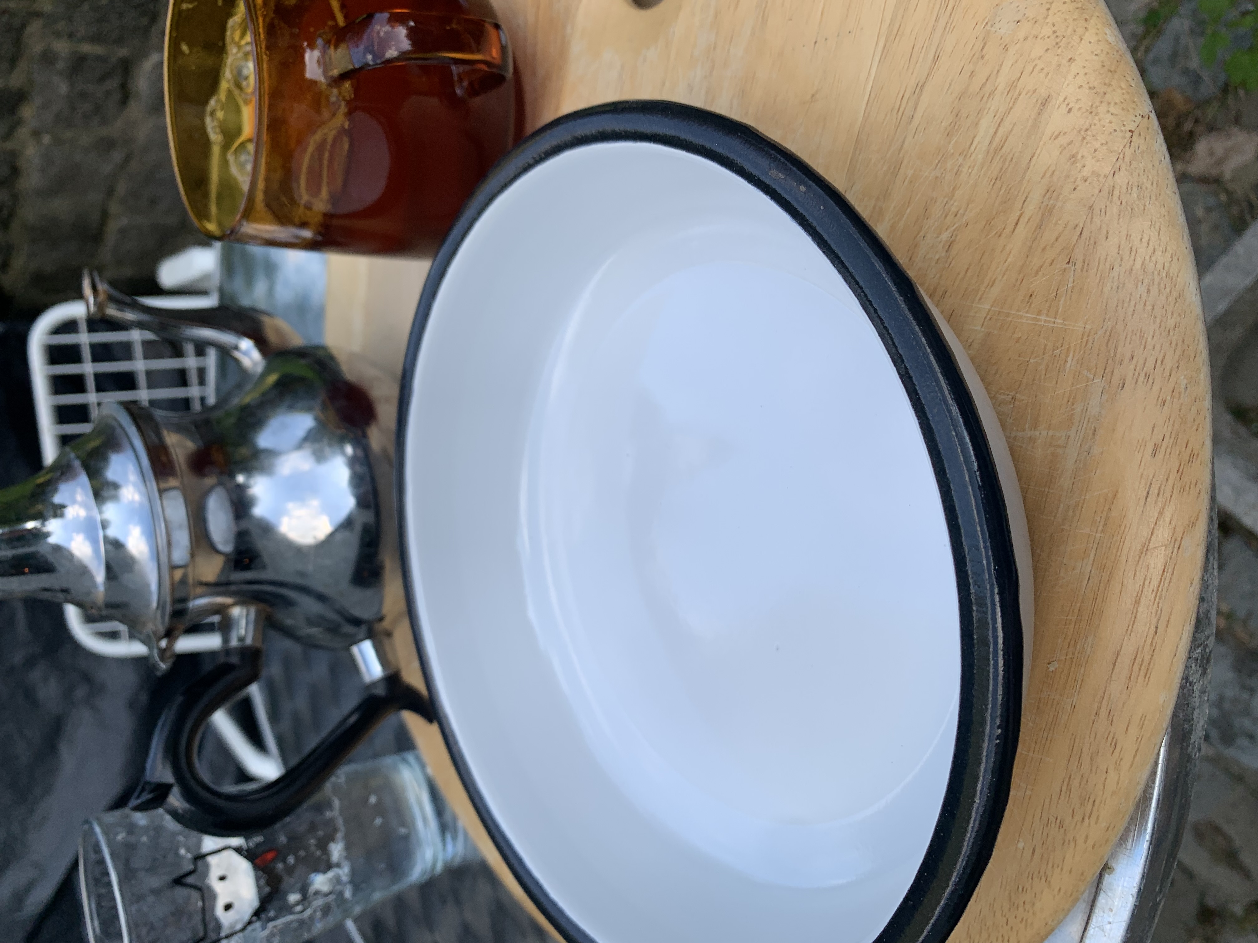 Tableware enamel deep plates set of 4 pieces.